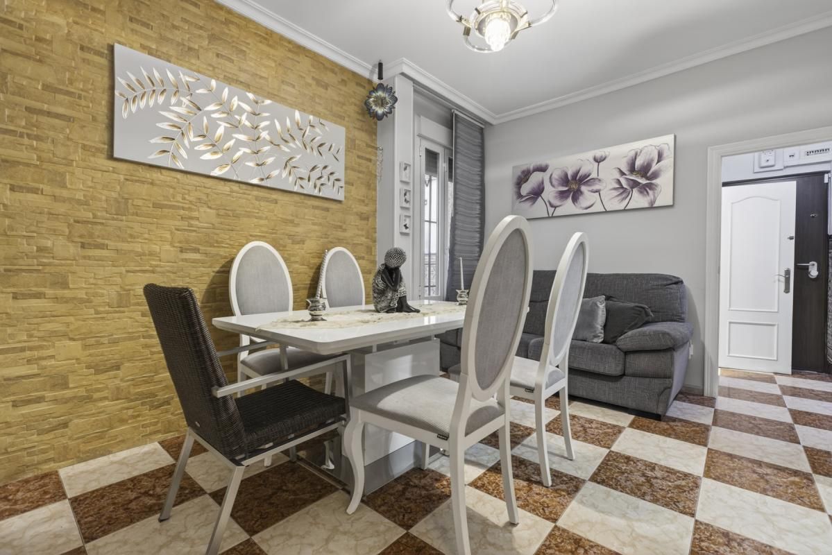 Dining room of Planta baja for sale in  Sevilla Capital  with Air Conditioner and Heating