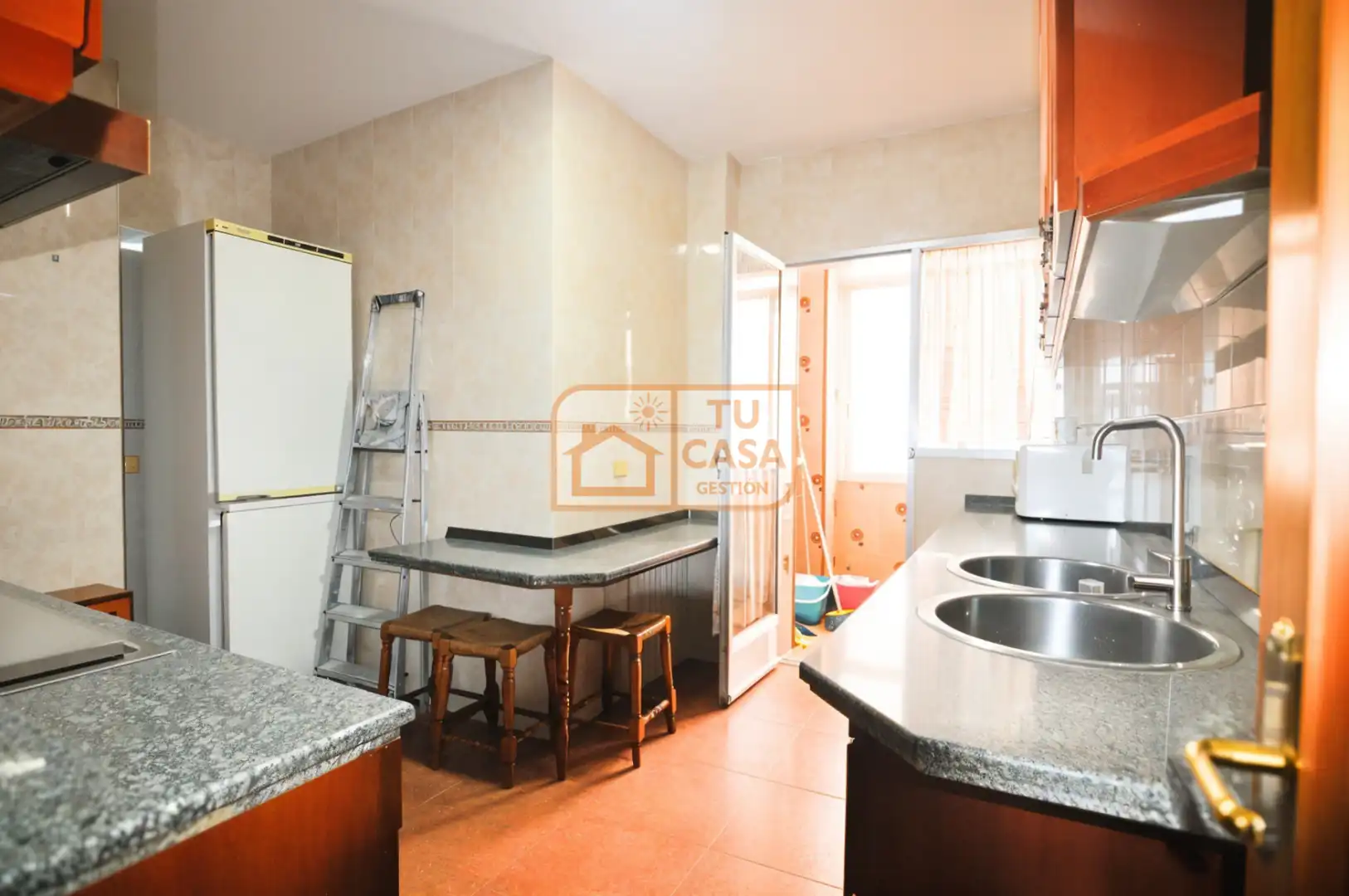 Cocina de Piso de alquiler en Cáceres con Calefacción, Terraza y Amueblado