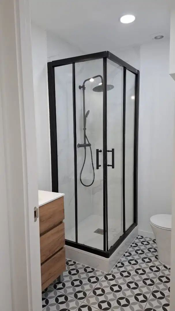 Baño de Piso en venta en Barcelona con Parquet, Horno y Alarma