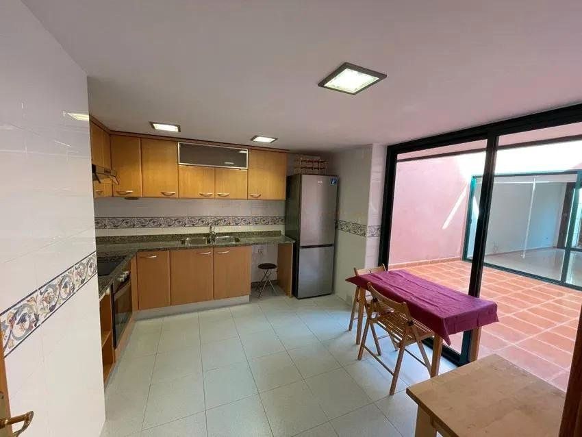 Cuina de Casa o xalet de lloguer en Alicante / Alacant amb Aire condicionat, Calefacció i Jardí privat