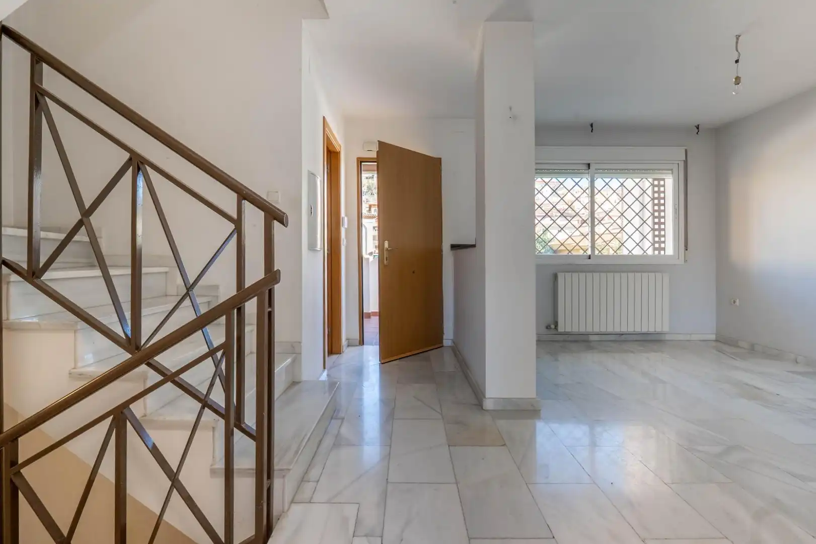 Casa adosada en venta en Cenes de la Vega con Aire acondicionado, Calefacción y Jardín privado