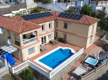 Casa amb piscina en venda a Coín