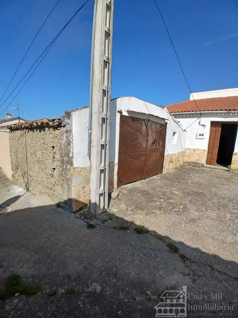 Vista exterior de Casa o chalet en venta en Pedrosillo de los Aires