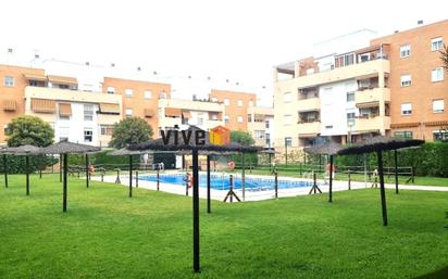 Exterior view of Flat for sale in Mairena del Aljarafe  with Air Conditioner, Private garden and Parquet flooring