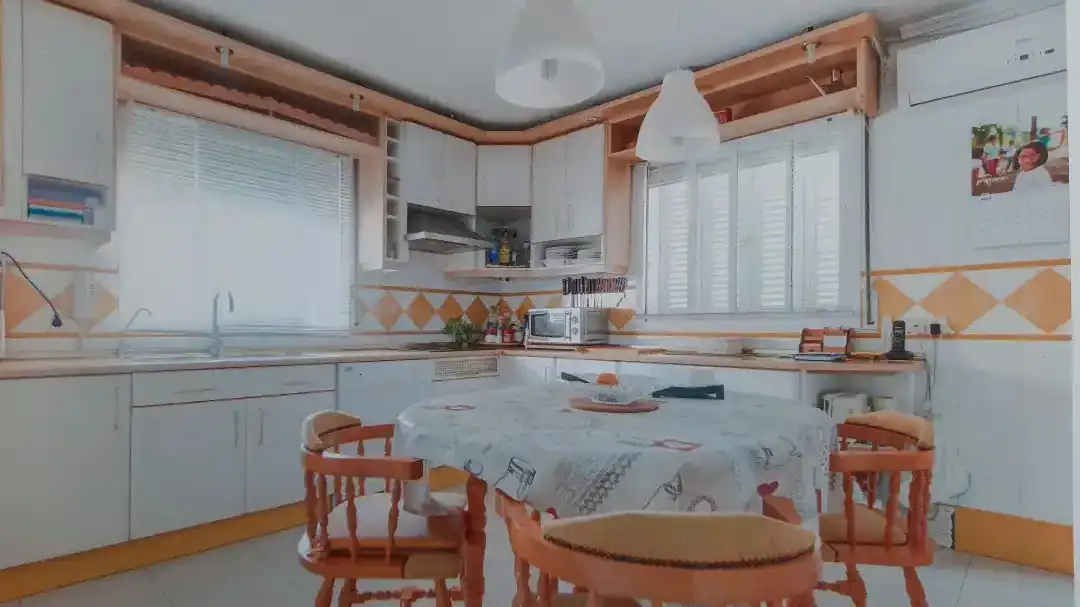 Cocina de Casa adosada en venta en Lucena con Aire acondicionado, Calefacción y Jardín privado