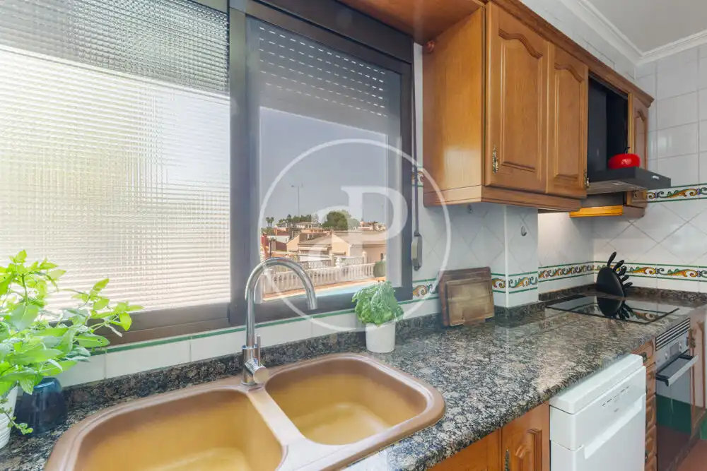 Cocina de Casa o chalet en venta en Chiva con Aire acondicionado, Calefacción y Jardín privado