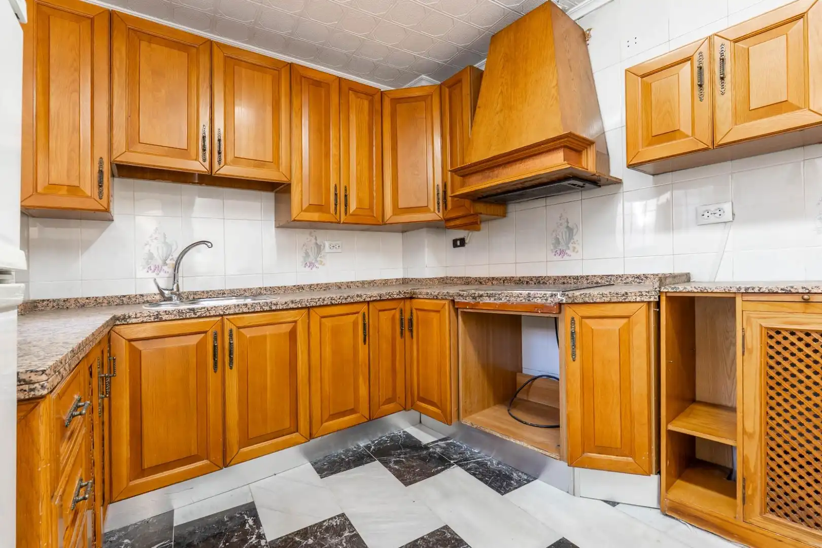 Cocina de Casa adosada en venta en Santa Fe con Aire acondicionado, Terraza y Trastero