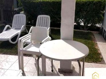 Bungalow con piscina en venta en Avenida Estados Unidos