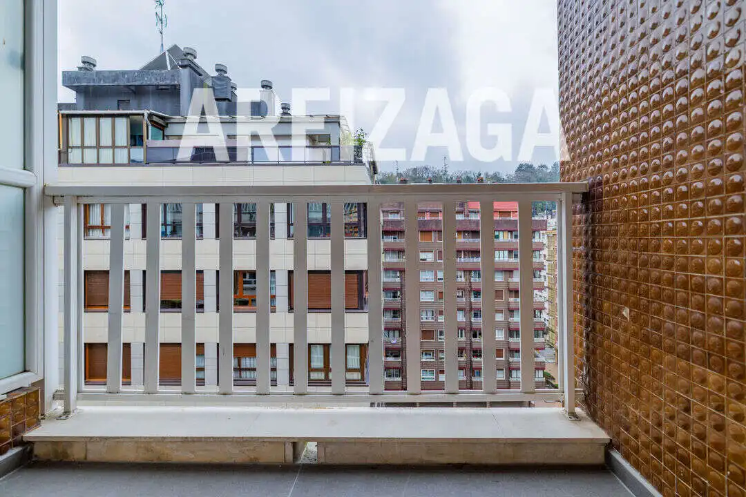 Piso en venta en Karlos I.a Hiribidea carlos, 30, Amara