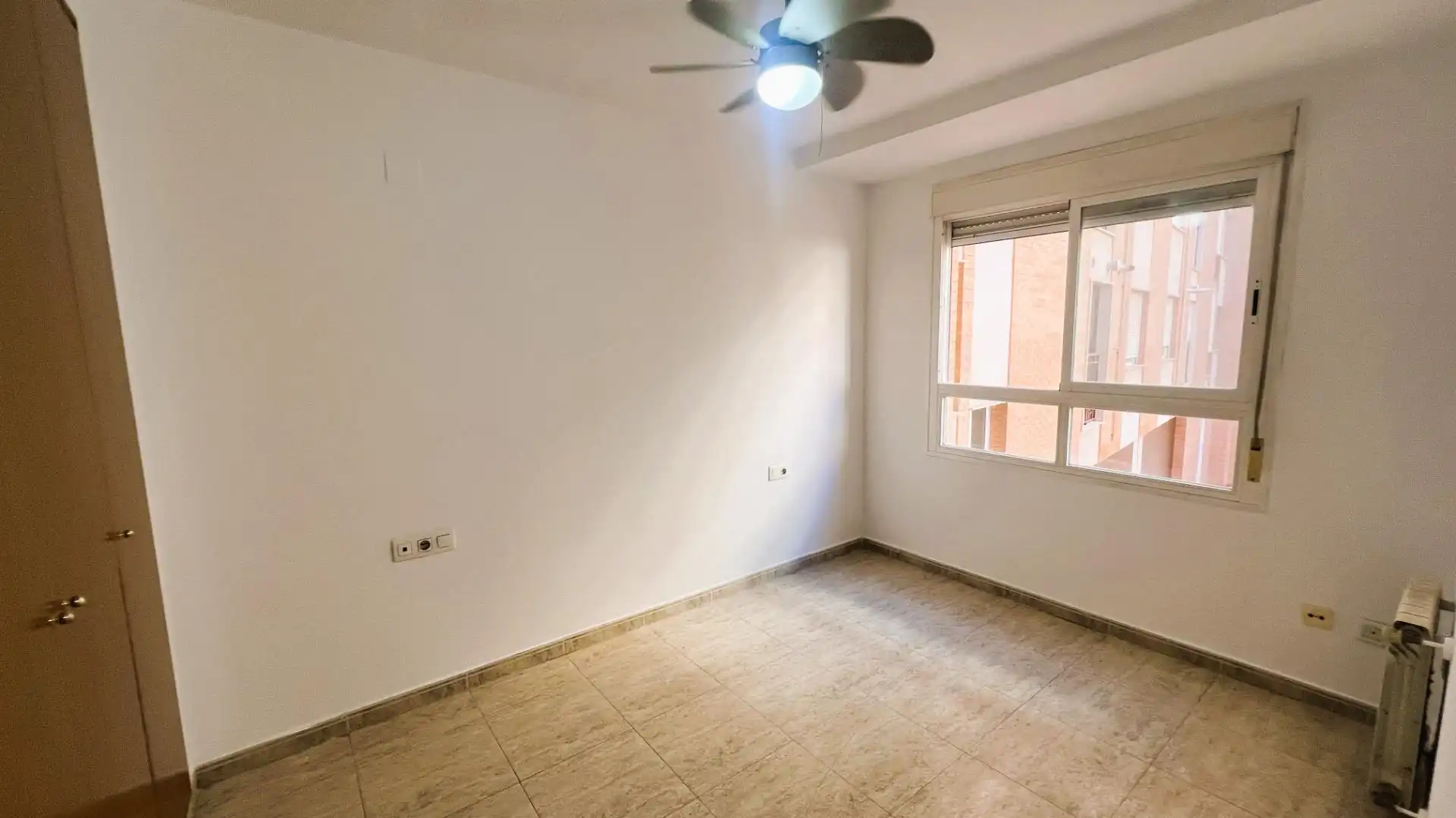 Piso con terraza en venta en Calle BERNAT ARTOLA 21, imagen 12