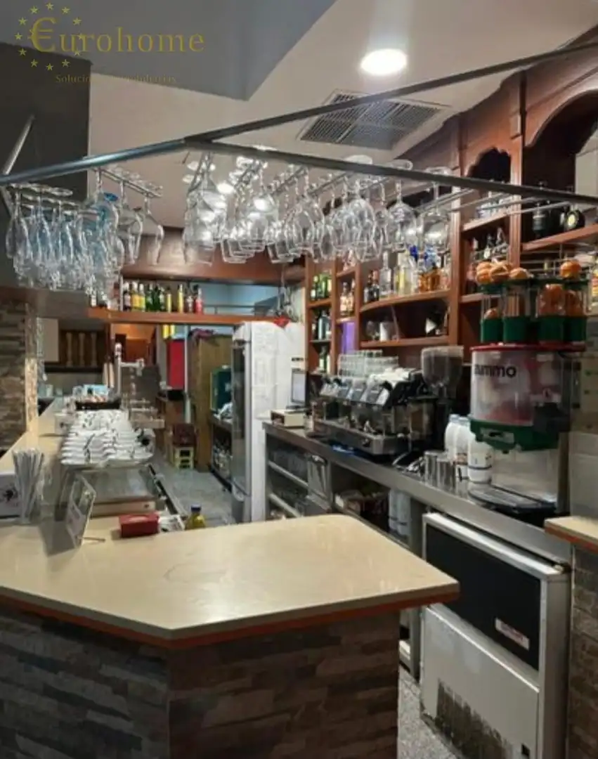 Local en traspaso en Almenara -Ventilla