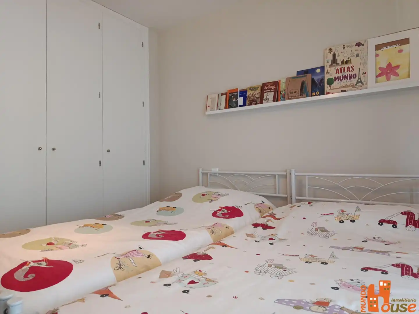 Habitación de Casa adosada en venta en Real Sitio de San Ildefonso con Calefacción y Amueblado