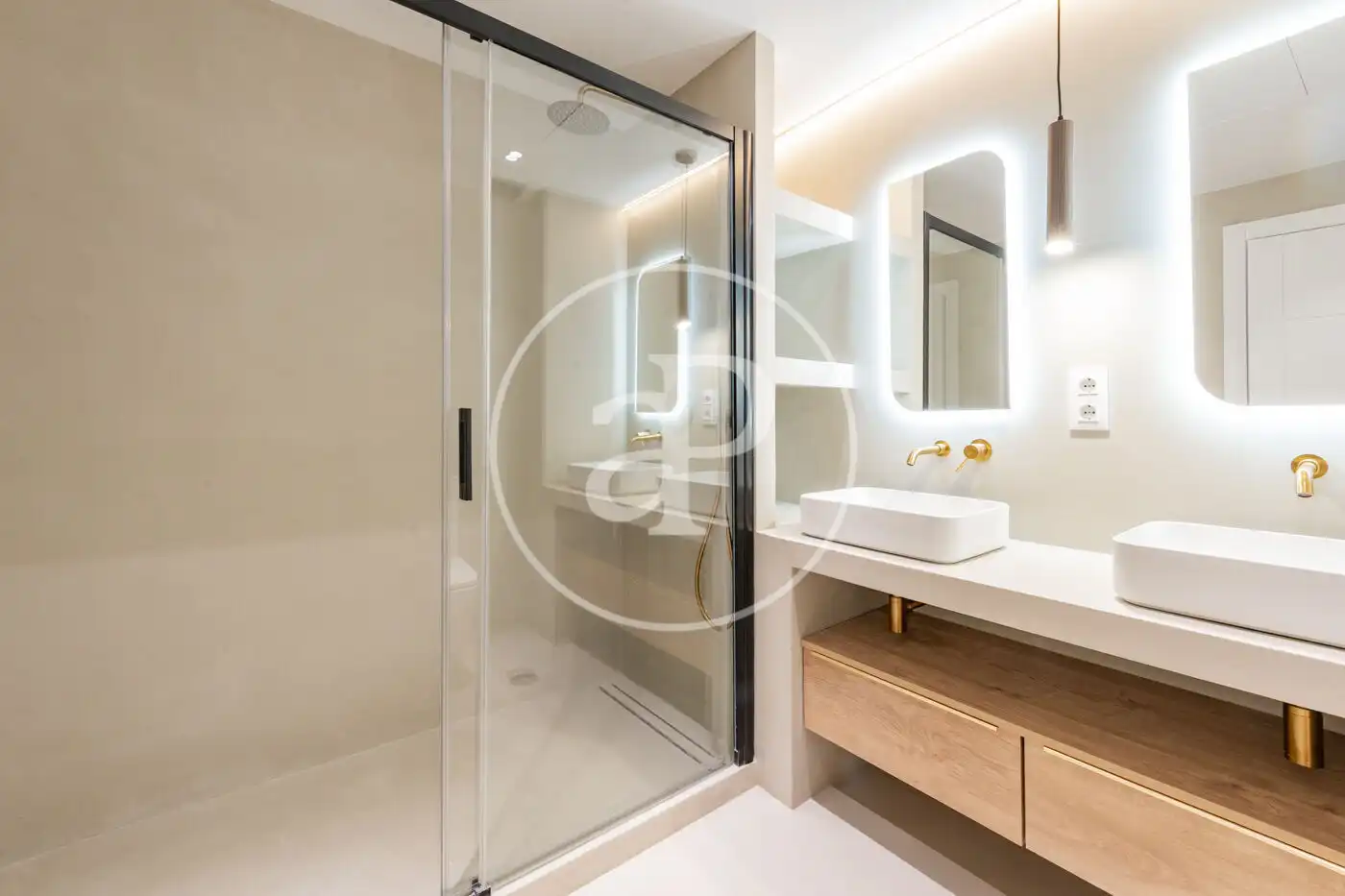 Baño de Piso de alquiler en Madrid con Aire acondicionado, Calefacción y Se aceptan mascotas