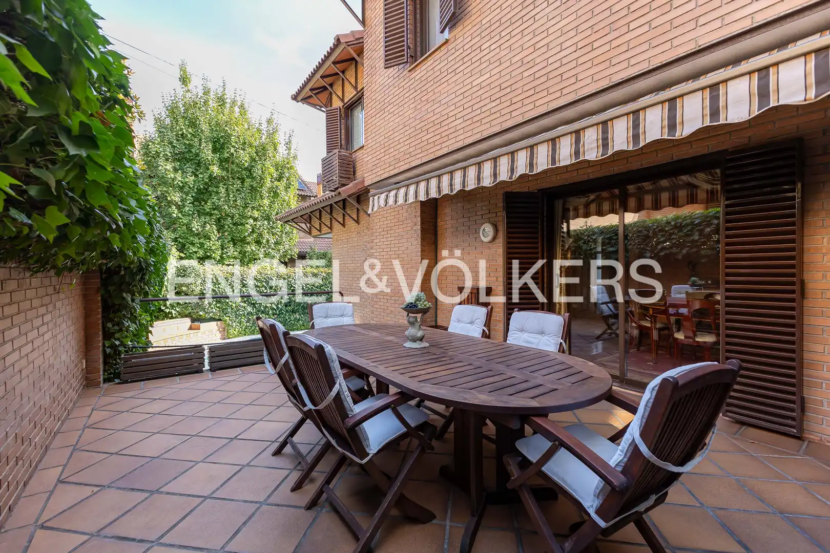 Terraza de Casa adosada en venta en Madrid con Aire acondicionado, Calefacción y Jardín privado