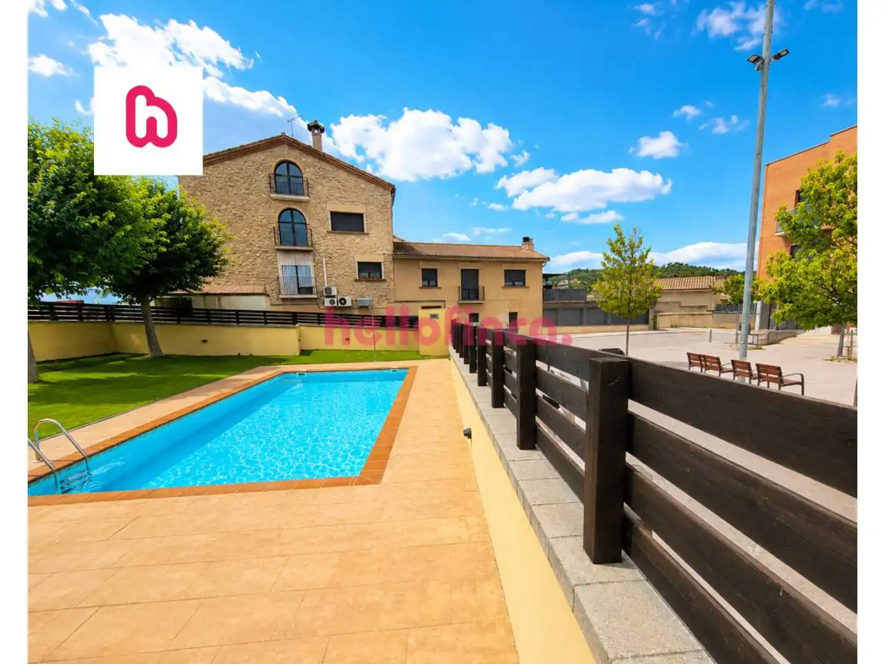 Piscina de Pis en venda en Gironella amb Calefacció, Parquet i Terrassa