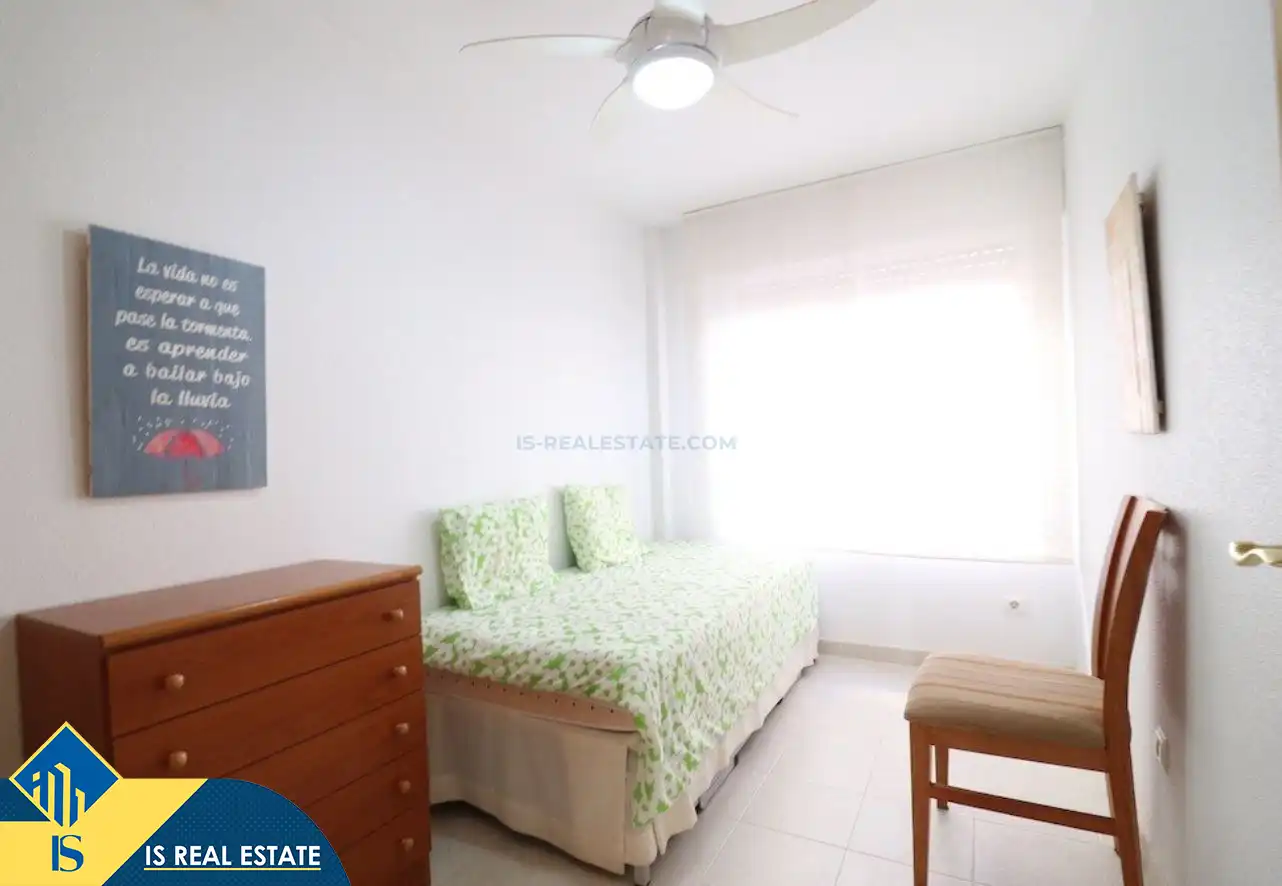 Dormitori de Apartament de lloguer en Orihuela amb Aire condicionat, Calefacció i Terrassa