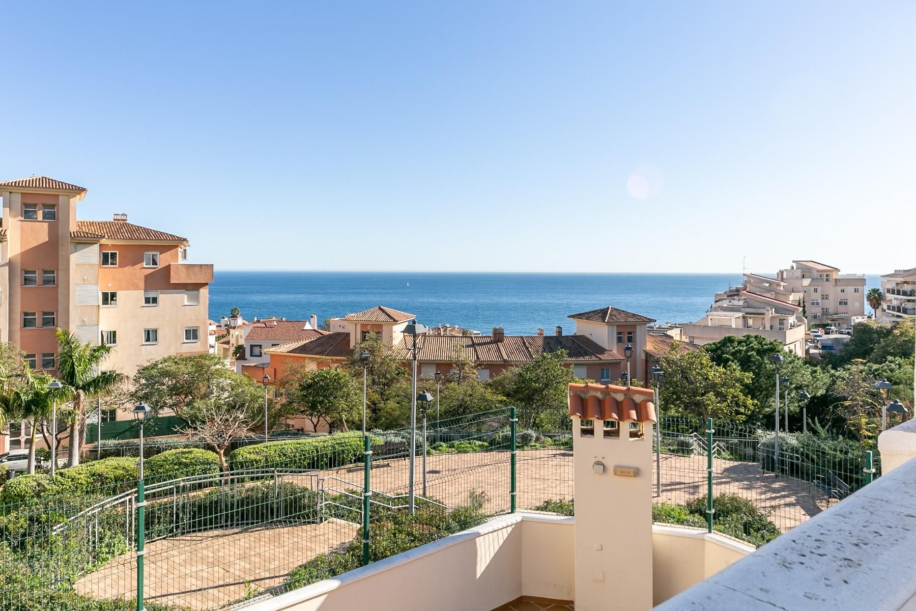 Vista exterior de Dúplex en venta en Benalmádena con Aire acondicionado, Calefacción y Jardín privado