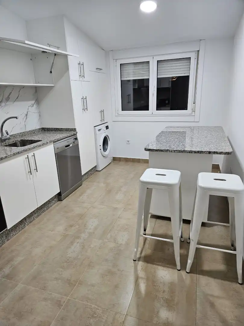 Kitchen of Flat for rent in Santiago de Compostela   with Heating, Furnished and Oven