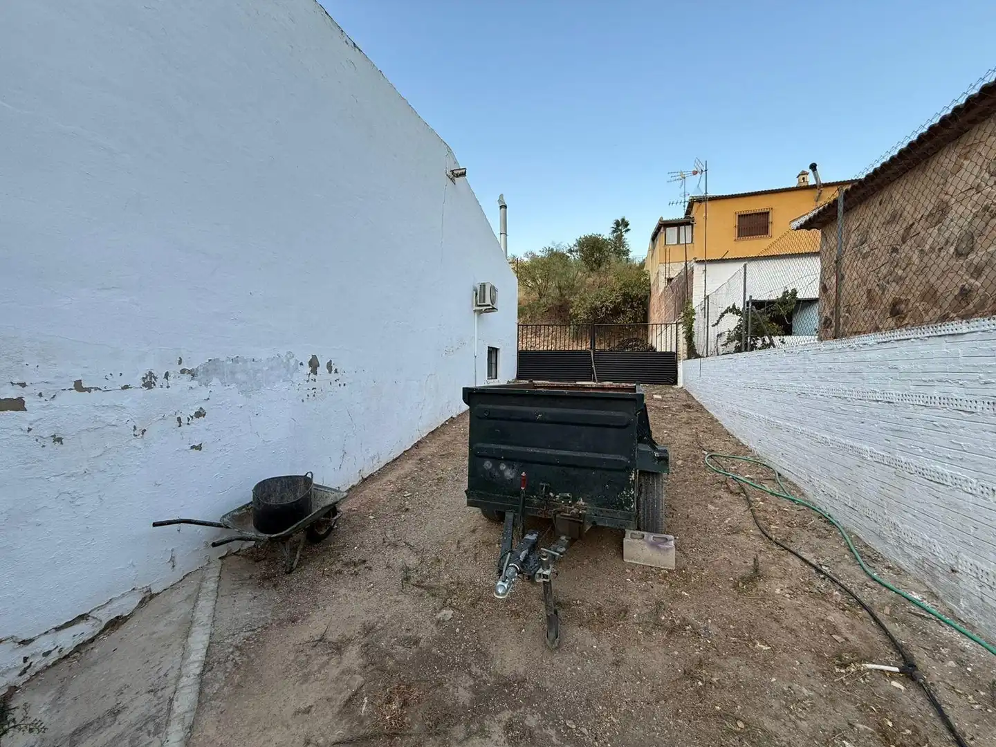 Vista exterior de Finca rústica en venda en Alameda amb Aire condicionat, Jardí privat i Terrassa