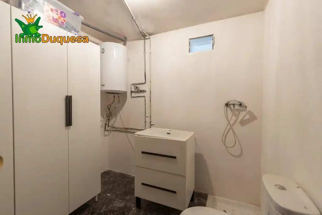 Casa adosada en venta en Granada con Aire acondicionado, Calefacción y Jardín privado