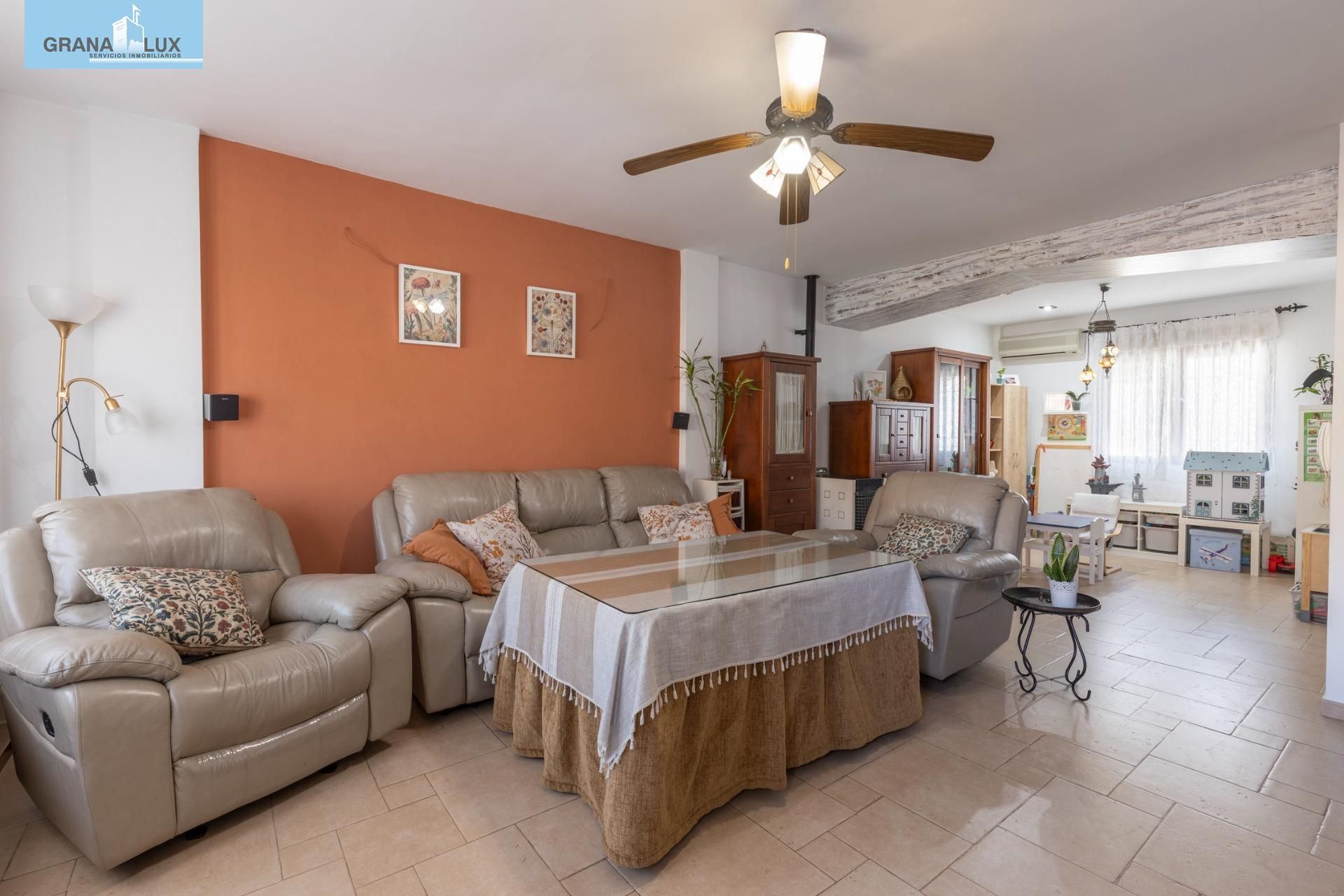 Sala de estar de Casa adosada en venta en Chauchina con Aire acondicionado y Terraza