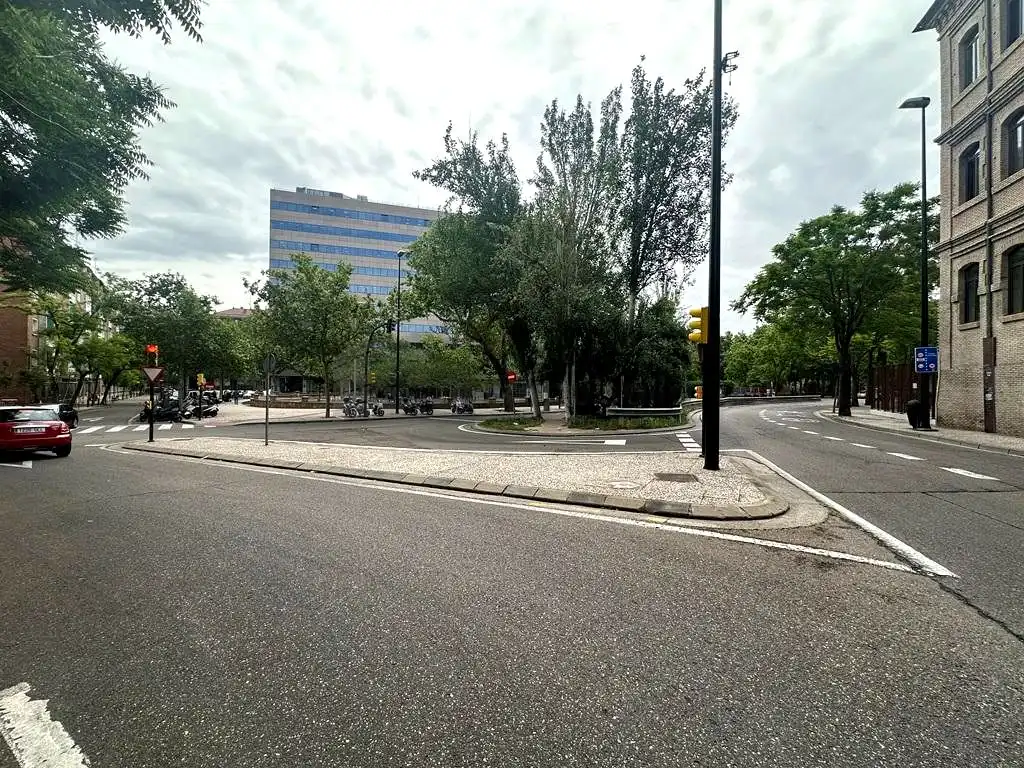 Ático de alquiler en De Alonso V, La Magdalena