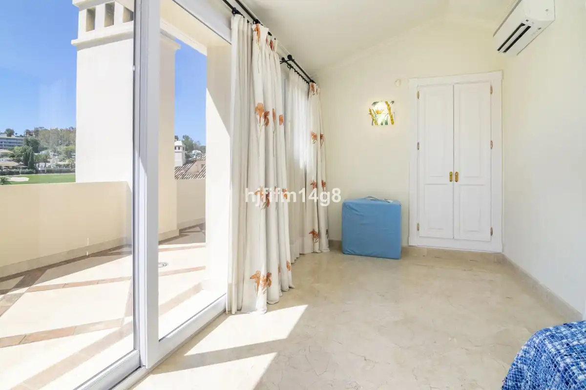 Ático con piscina en venta en Nueva Andalucía, imagen 13