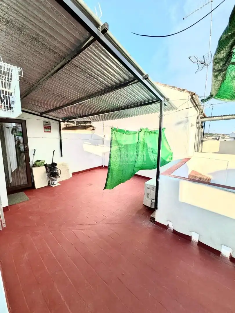 Terrassa de Casa adosada en venda en Aguilar de la Frontera amb Aire condicionat, Calefacció i Balcó