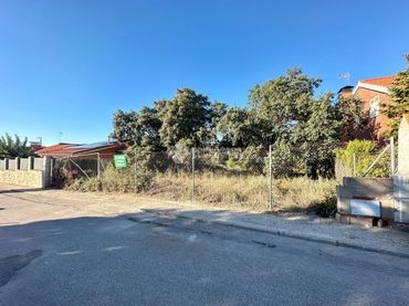 Wohnbaugrundstück zum Verkauf in Pioz