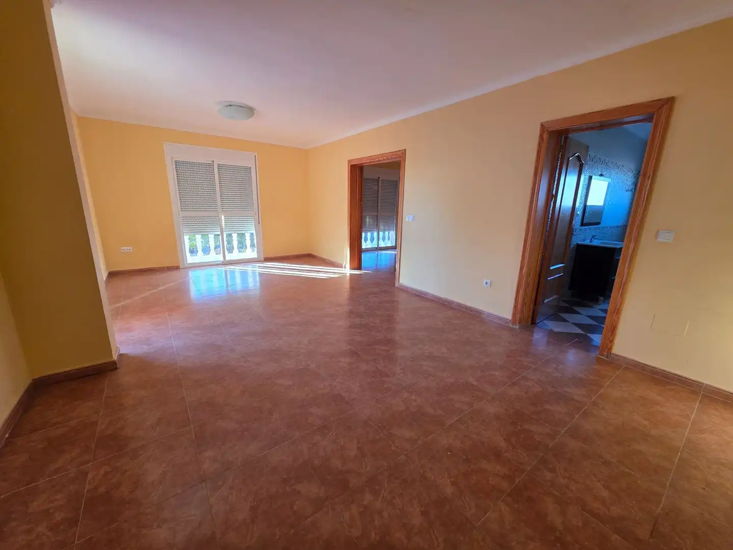 Sala d'estar de Casa o xalet en venda en Alhaurín de la Torre amb Aire condicionat, Calefacció i Jardí privat
