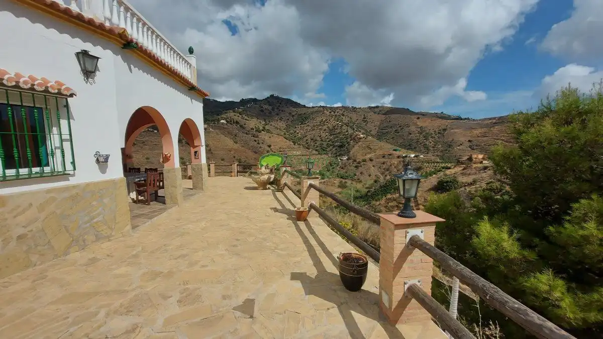Vista exterior de Finca rústica en venta en Vélez-Málaga con Aire acondicionado, Terraza y Trastero