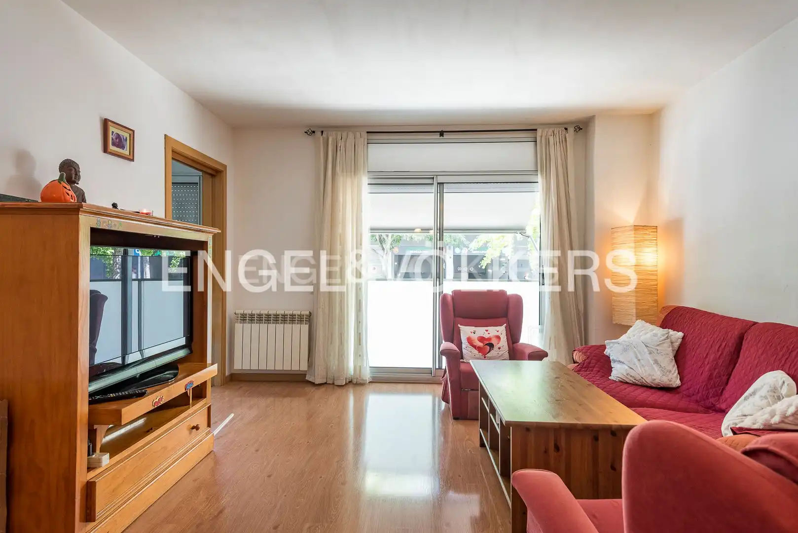 Sala de estar de Apartamento en venta en Sant Boi de Llobregat con Aire acondicionado, Calefacción y Parquet