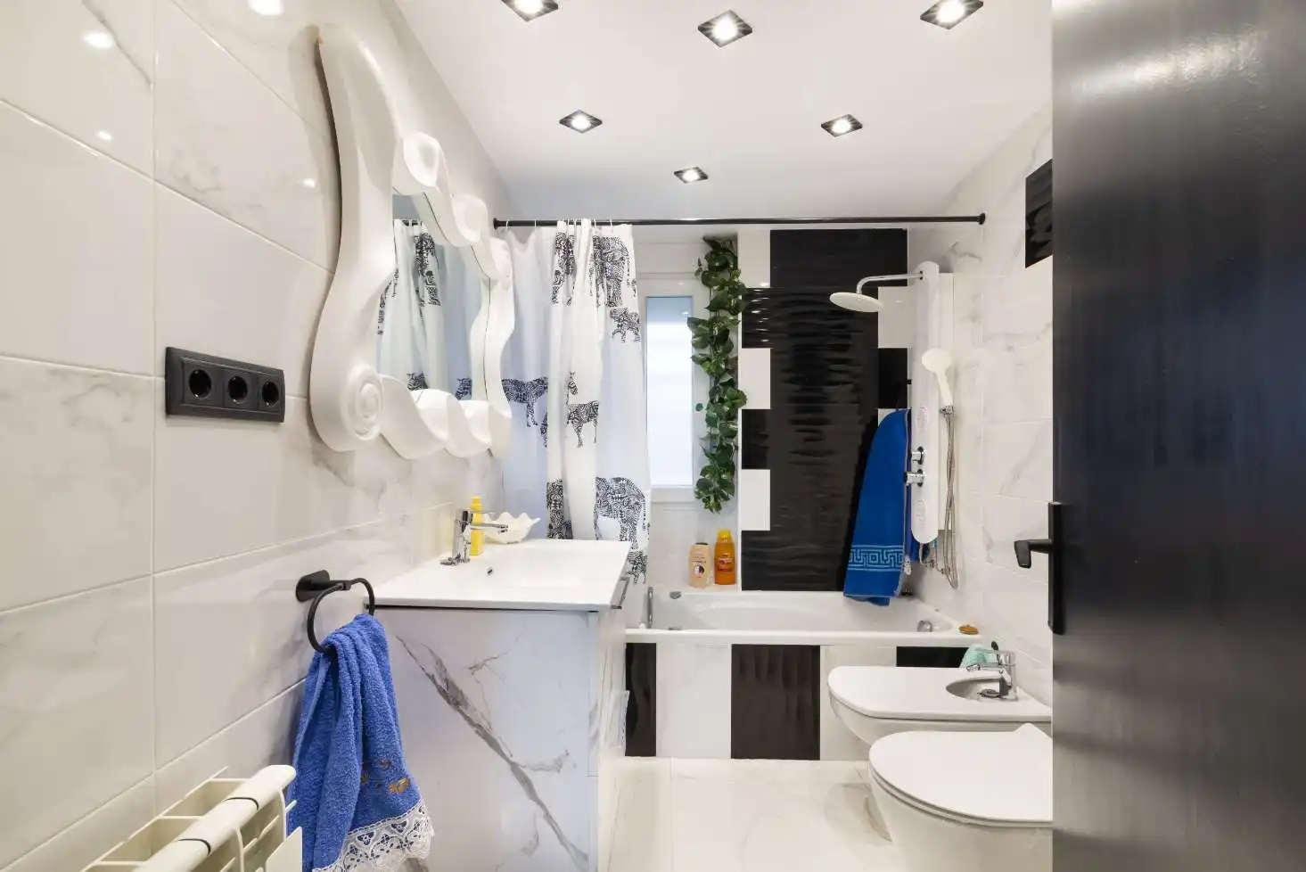 Bathroom of Attic for sale in Madrid  with Heating, Terrace and Storage room
