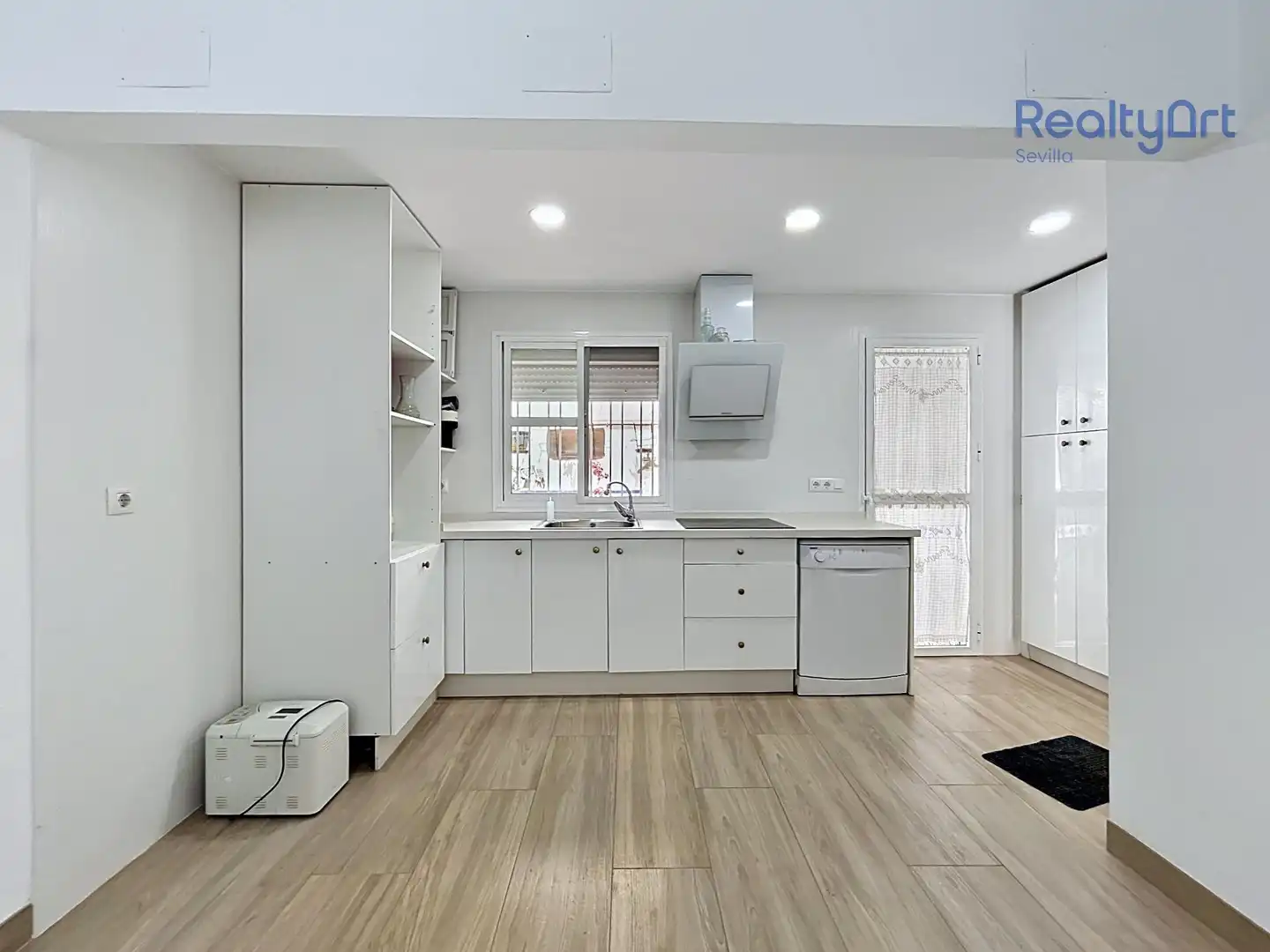 Kitchen of Detached homes for sale in La Puebla del Río  with Air Conditioner, Heating and Storage room