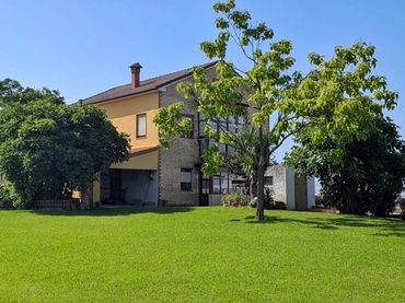 Casa amb balcó en venda a El Astillero