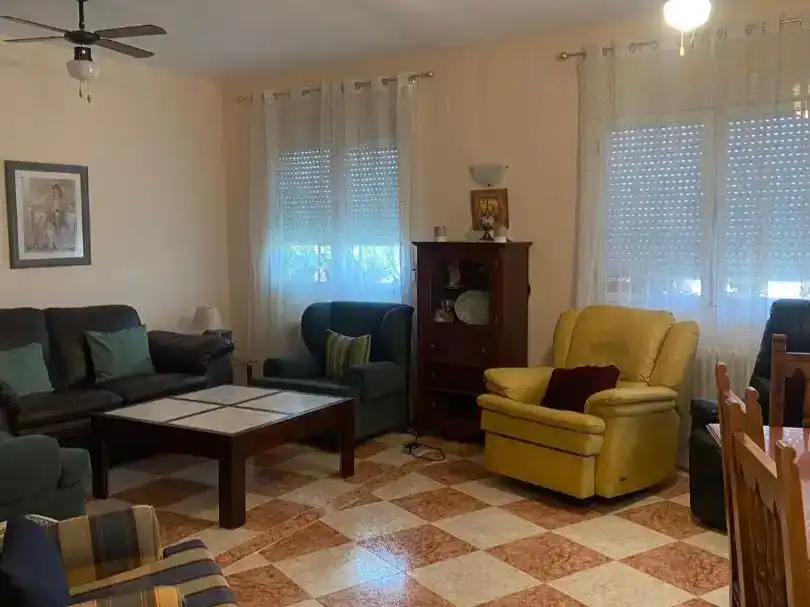 Sala d'estar de Casa adosada en venda en Noblejas