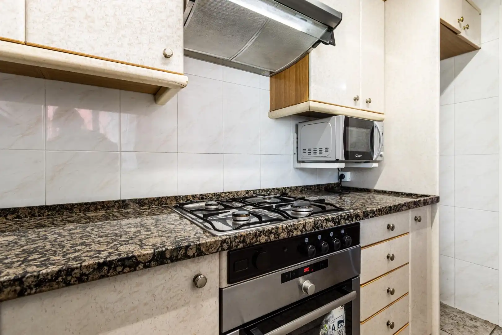Cuina de Pis en venda en Sabadell amb Calefacció, Terrassa i Alarma