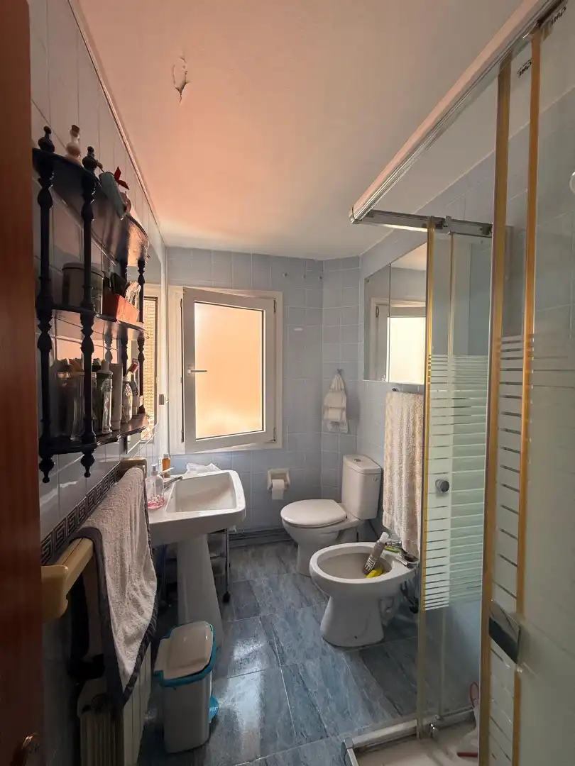Baño de Piso en venta en Gijón  con Calefacción