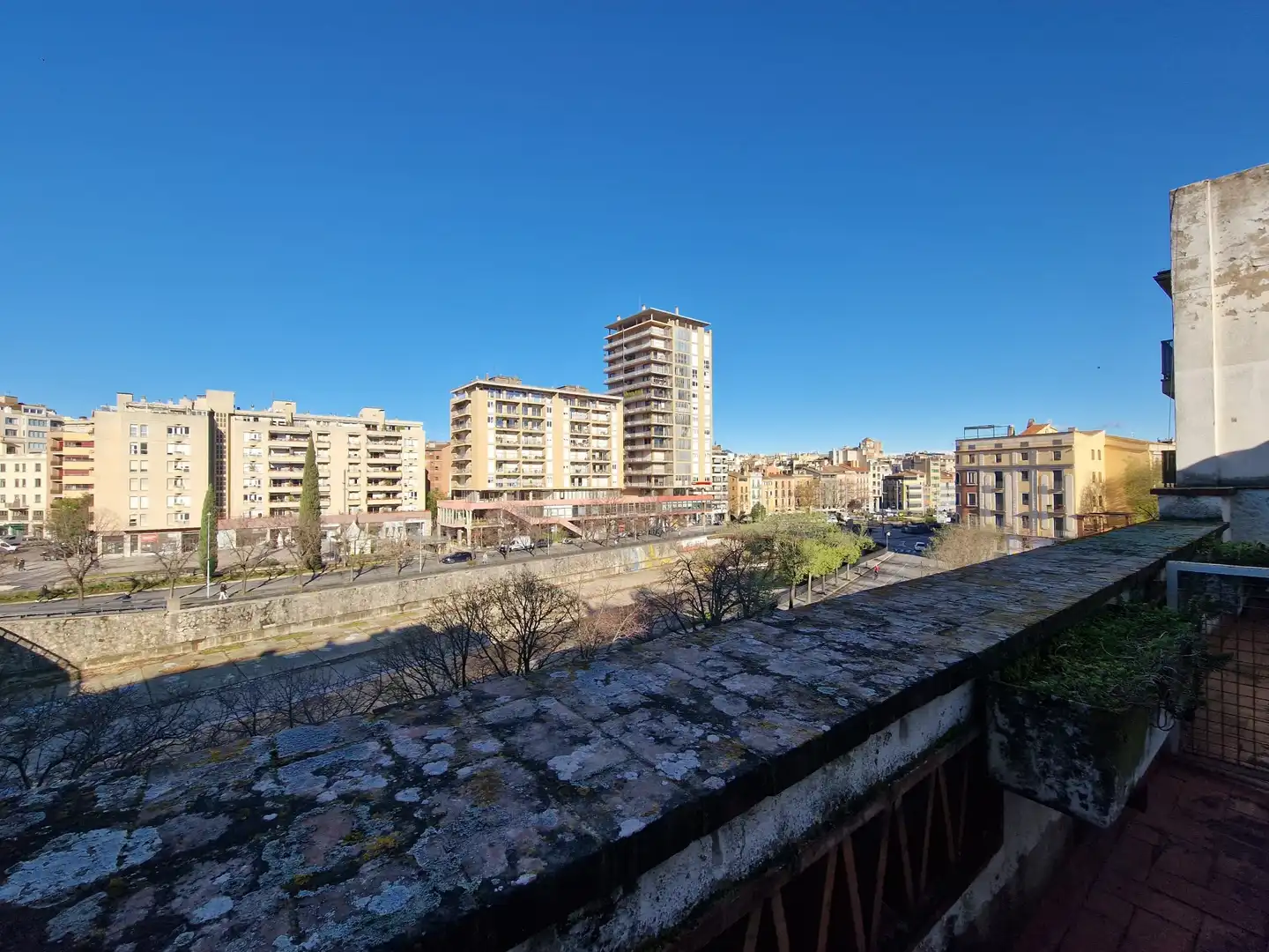 Exterior view of Flat for sale in Girona  with Air Conditioner, Heating and Terrace