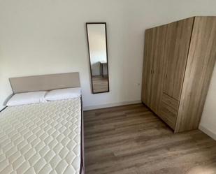 Dormitori de Apartament per a compartir en  Barcelona Capital amb Moblat, Forn i Rentadora