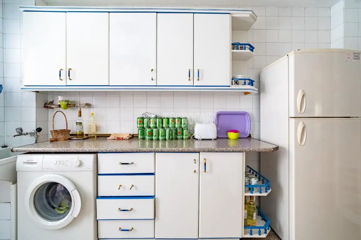 Kitchen of Flat for sale in Granada  with Terrace and Balcony