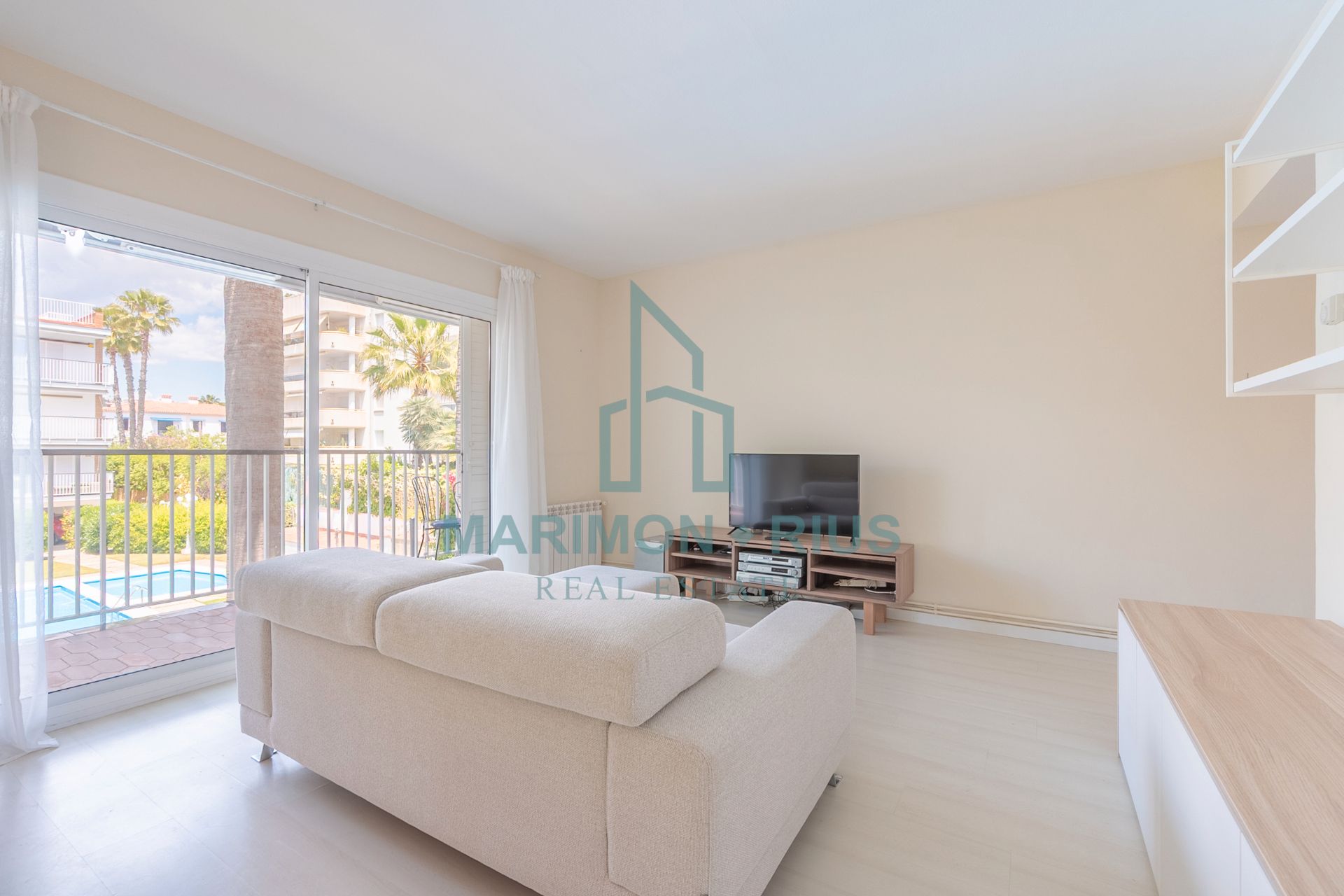 Sala d'estar de Apartament en venda en Sitges amb Calefacció, Parquet i Terrassa