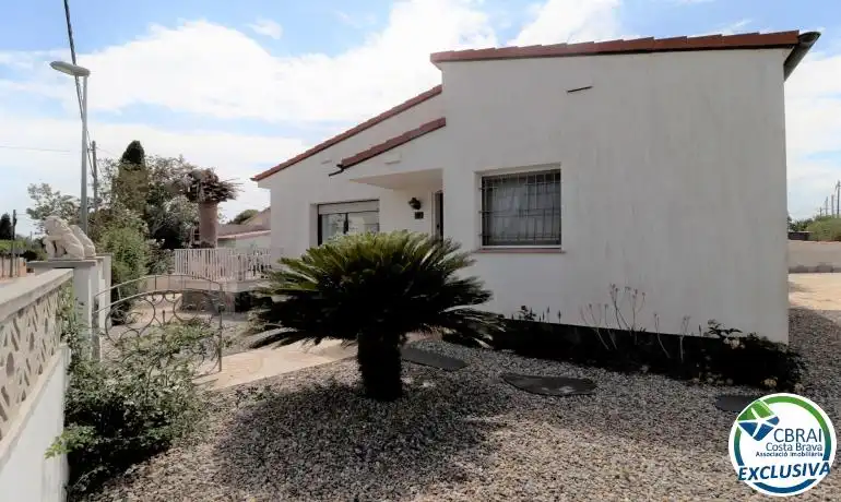 Vista exterior de Casa o xalet en venda en Roses