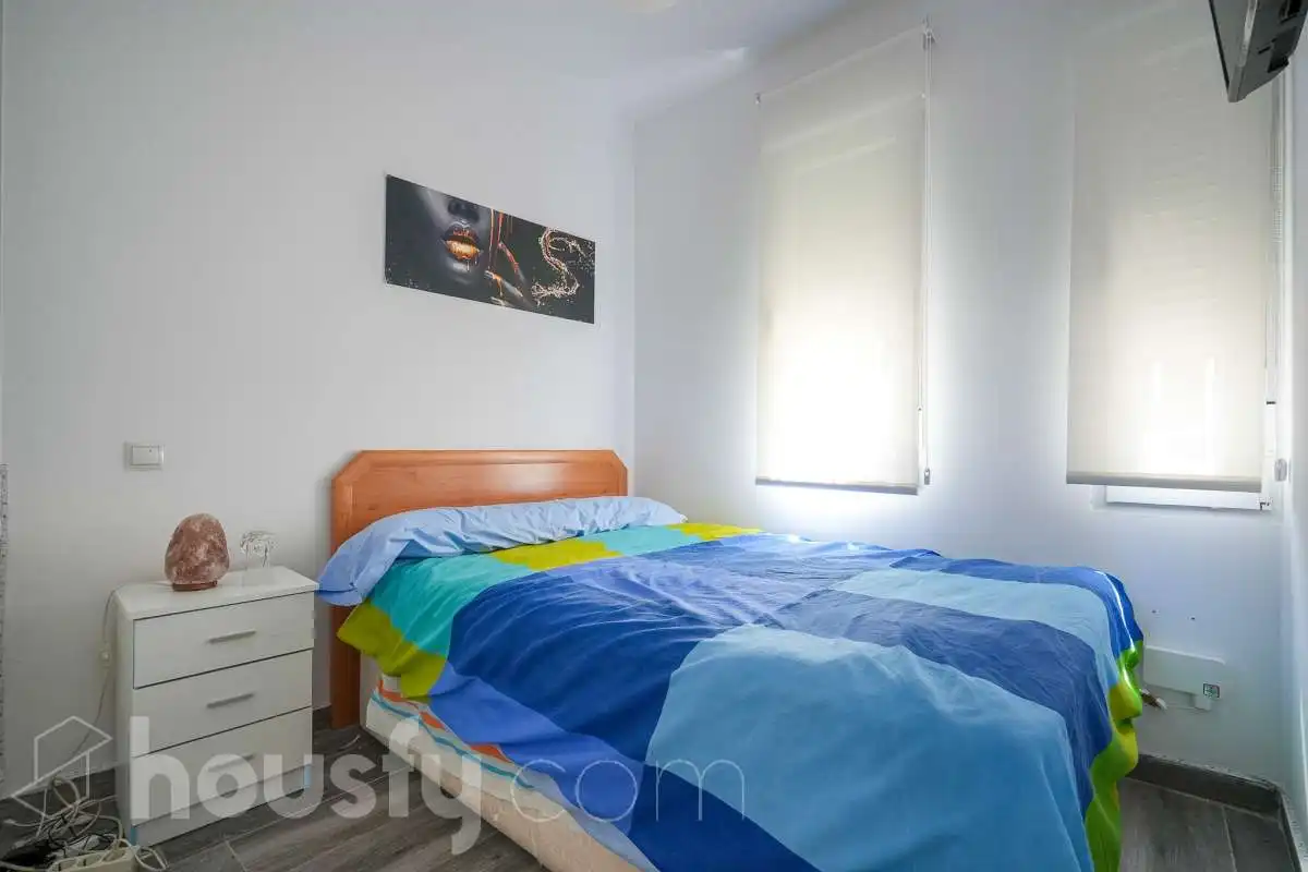 Bedroom of Flat for sale in Madrid  with Air Conditioner, Storage room and Furnished