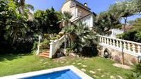 Jardí de Casa o xalet en venda en Castelldefels amb Aire condicionat, Terrassa i Piscina