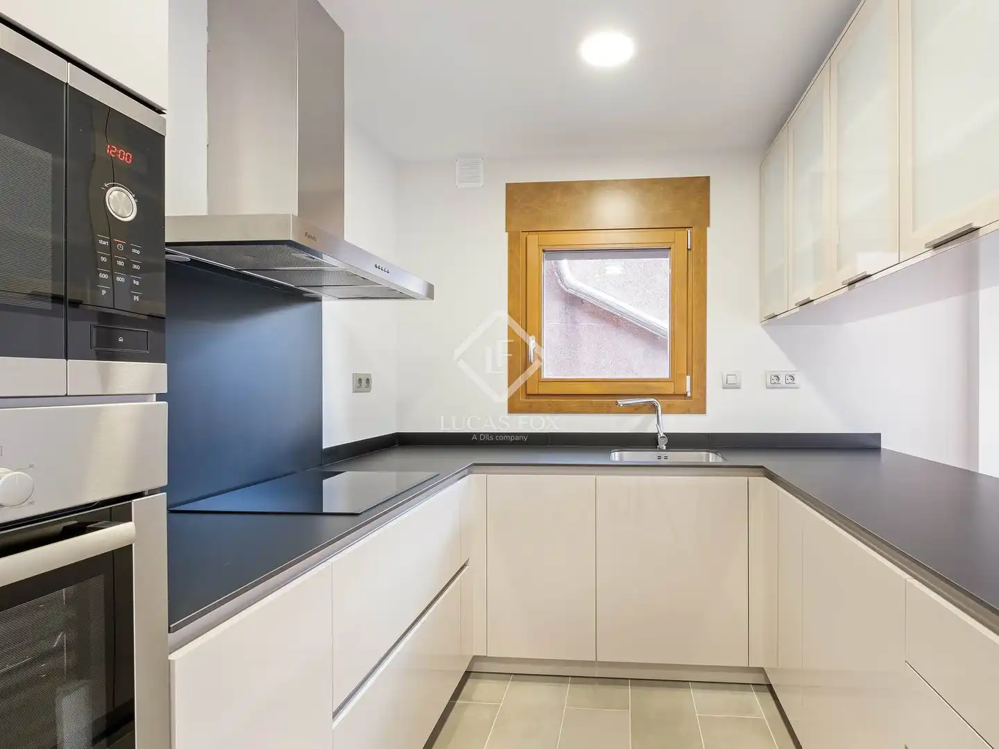 Küche von Wohnung zum Verkauf in Escaldes – Engordany mit Heizung, Parkett und Terrasse