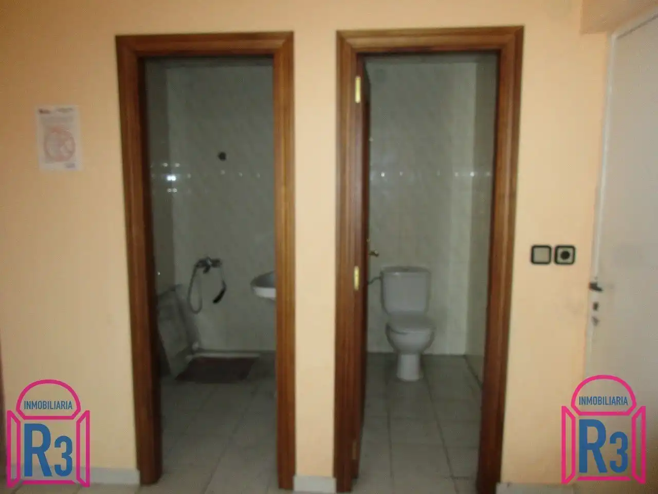 Badezimmer von Fabrikhallen zum Verkauf in Santovenia de la Valdoncina