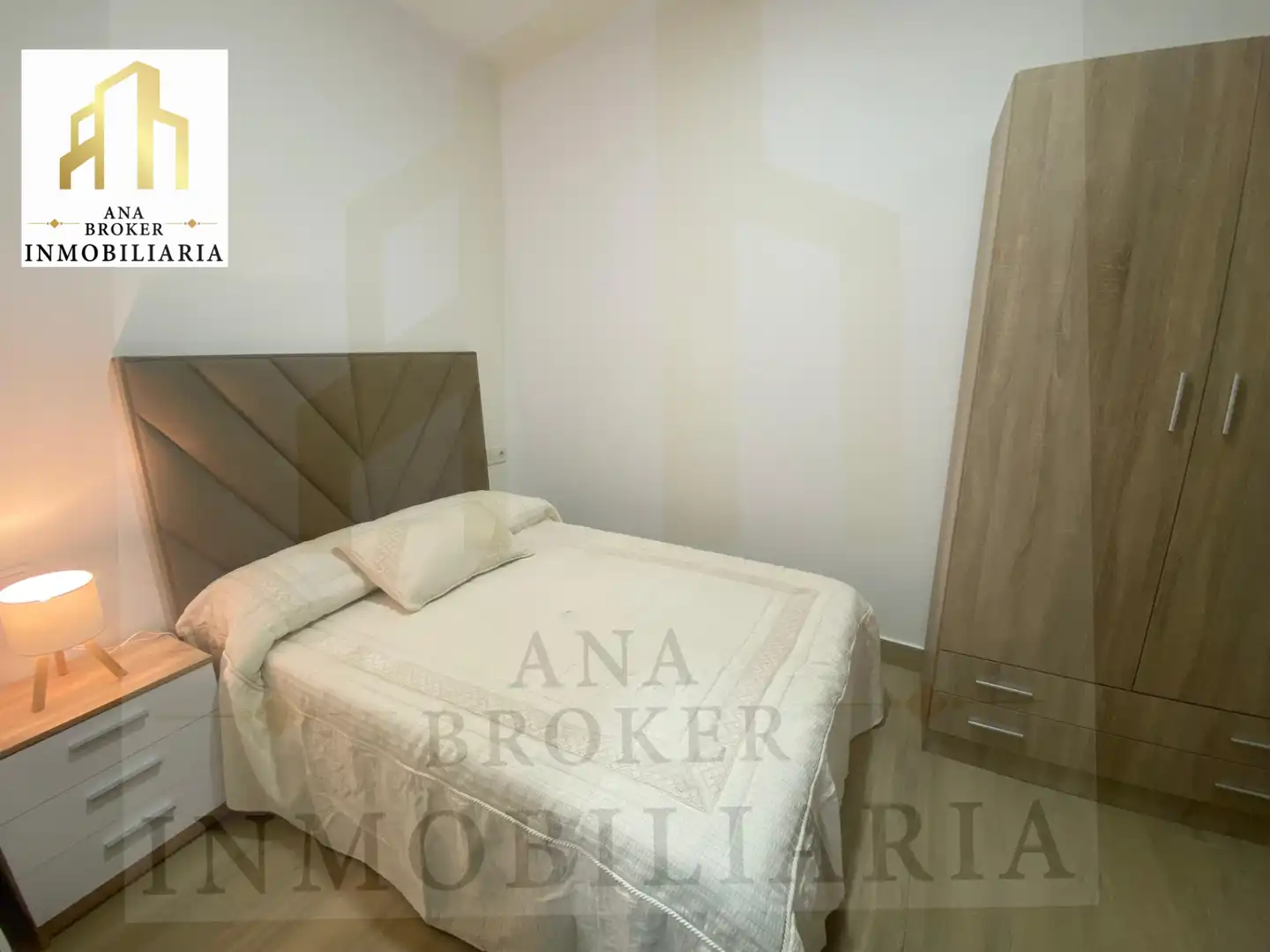 Bedroom of Flat for sale in Ronda  with Furnished