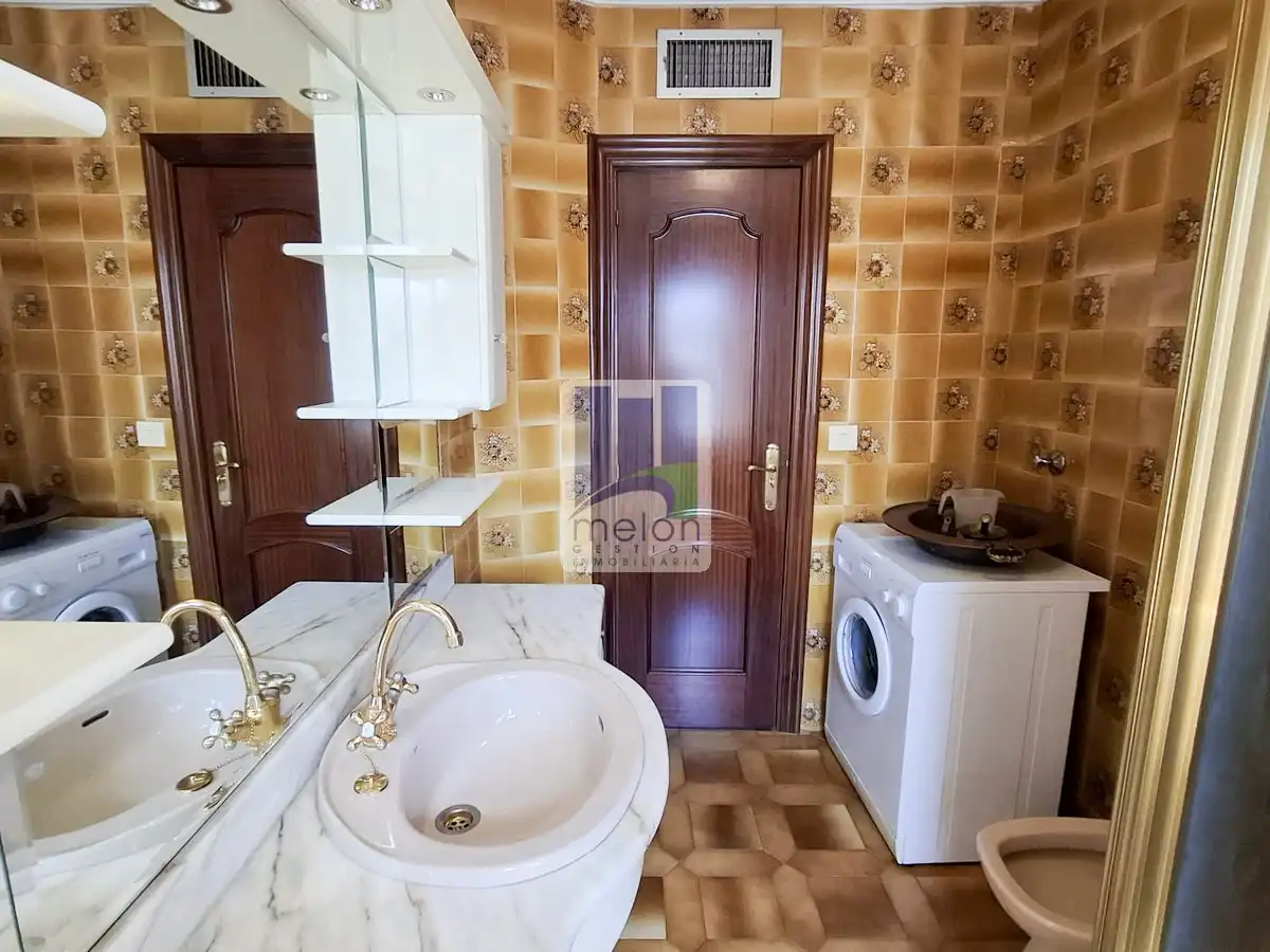 Baño de Piso en venta en Burgos con Trastero