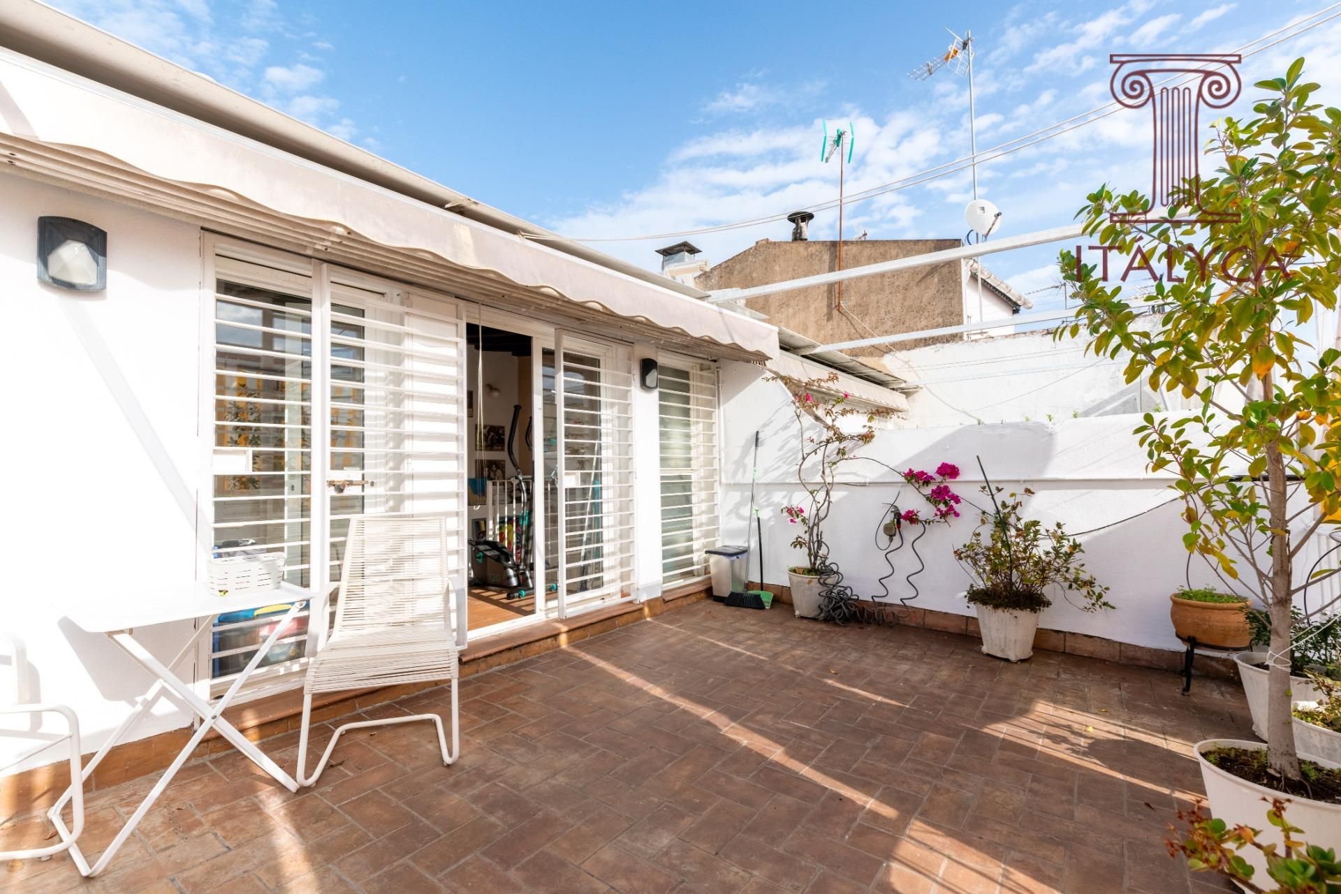 Terrace of House or chalet for sale in  Sevilla Capital  with Air Conditioner, Heating and Parquet flooring